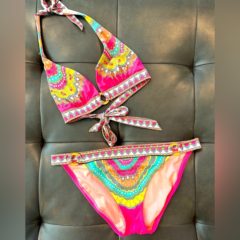 VS bikini